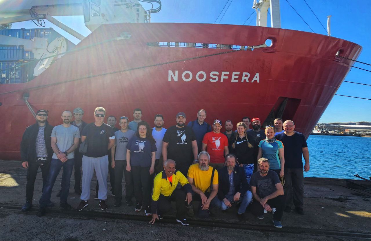 RV <i>Noosfera</i> successfully completed the second Antarctic season and arrived in South Africa