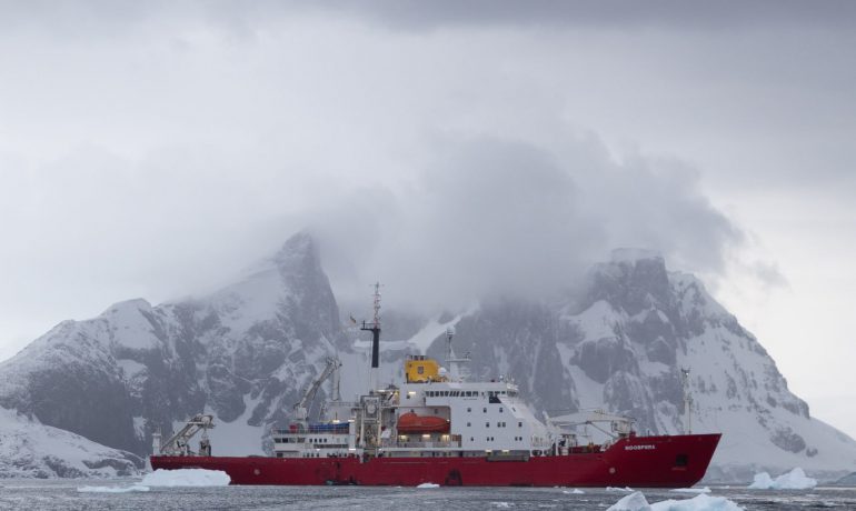Noosfera is already operating in Antarctica: she has completed unloading at Arctowski and arrived at Vernadsky