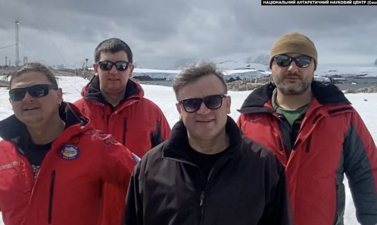 Як українські полярники живуть в Антарктиді – розмова з учасниками експедиції. Частина 2