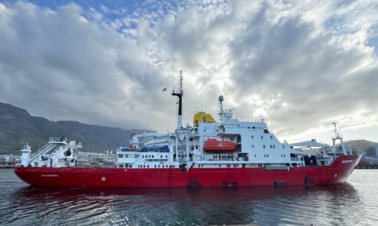 RV Noosfera begins its fourth - the most international Antarctic season