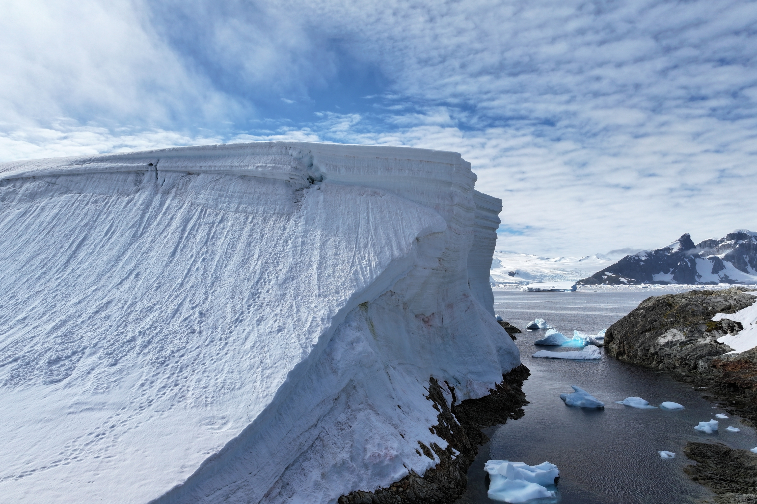 How atmospheric rivers affect Antarctica: an article with our scientists again in Nature