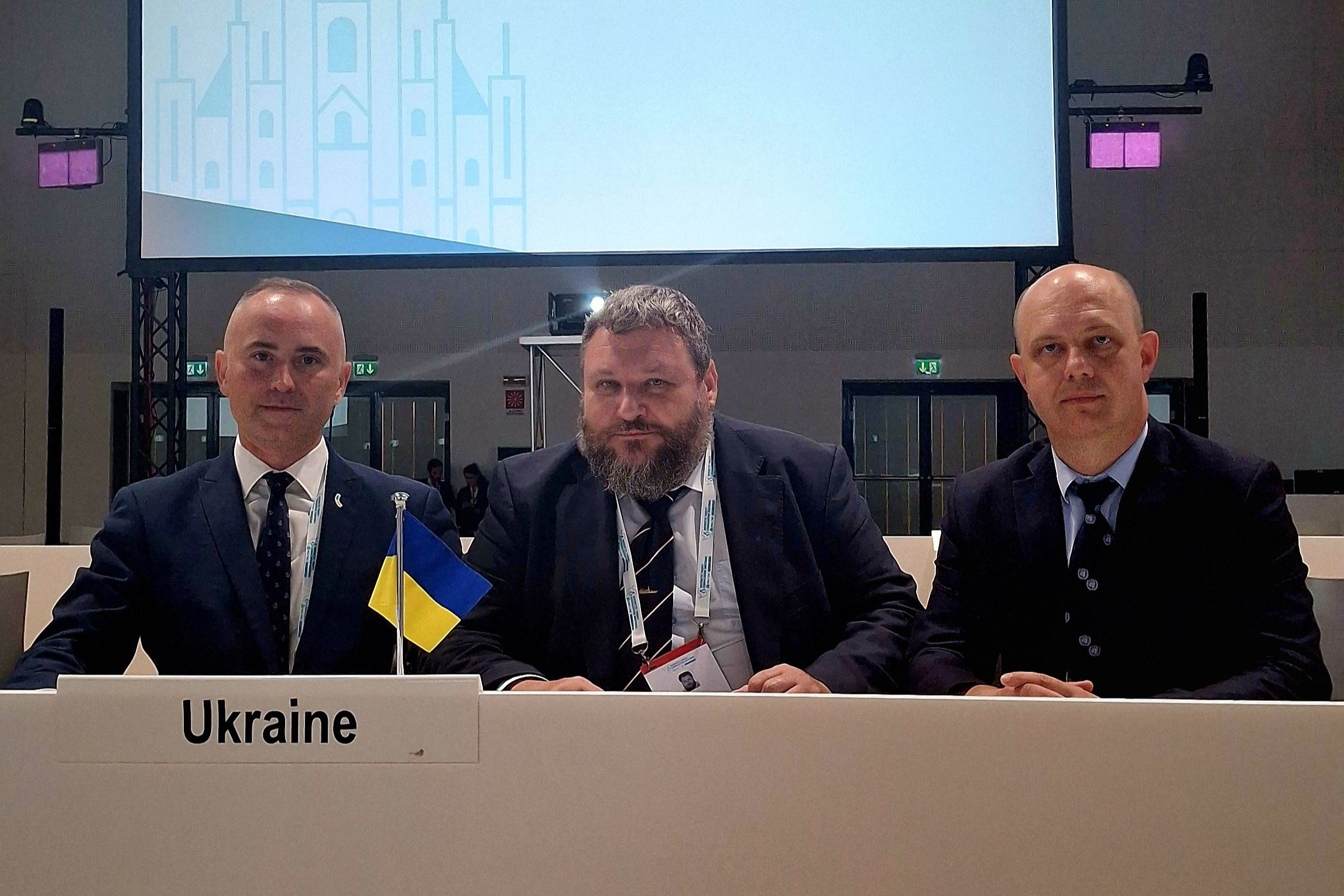 Пінгвіни — заручники у запеклій політичній битві: результати 47-ї наради Договору про Антарктику