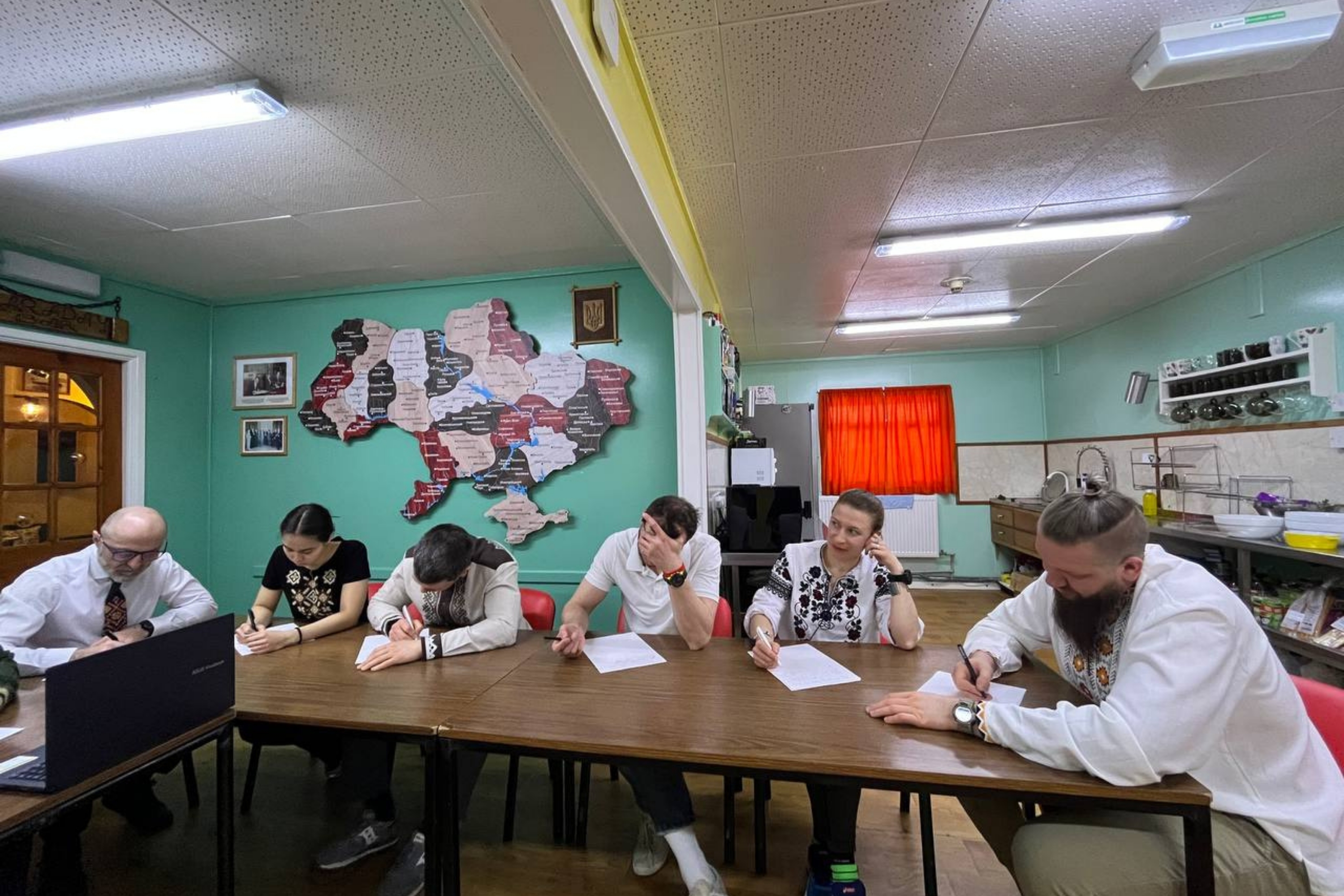 Радіодиктант в Антарктиці: вшосте поспіль його писали полярники та полярниці на станції «Академік Вернадський»