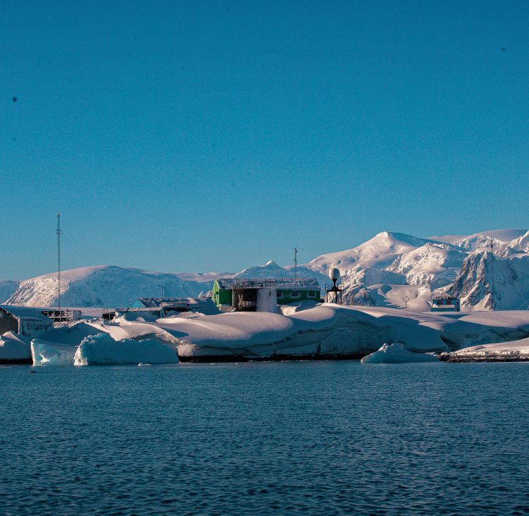 Наука в Антарктиці