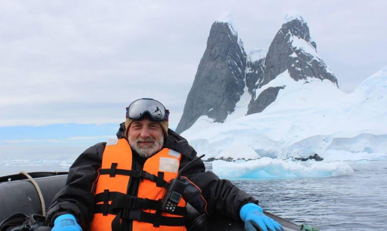 З учителя фізики — у полярники: історія Олексія Мельничука, який долучився до антарктичної експедиції на станції «Академік Вернадський»