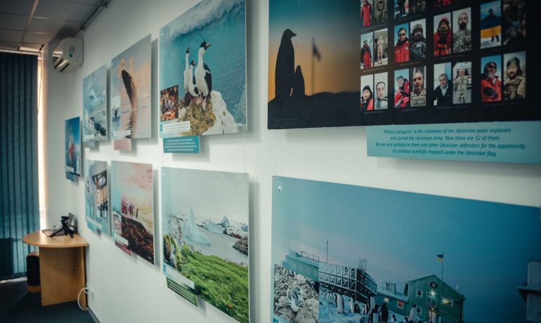 У Києві НАНЦ та Програма імені Фулбрайта відкрили антарктичну виставку